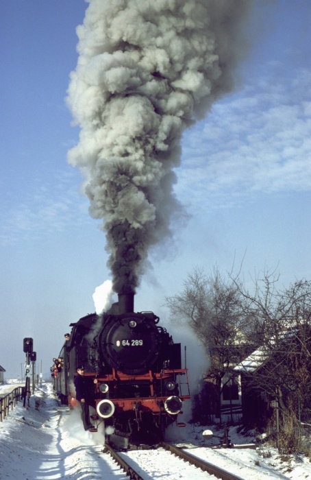 64 289 Abfahrt im Bf Schlatt (HzL), 06.01.1979