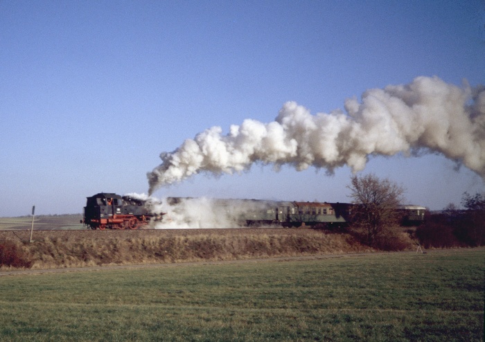 64 419 Tv Sonderzug Ausfahrt Wackershofen, am 10.12.2005