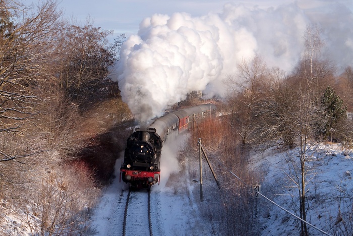 78 468 mit Sonderzug DPE 81960 Richtung  Balingen an der Ausfahrt von Bodelshausen, um 9:46h am 03.01.2010