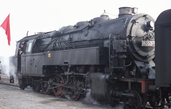 95 0045 im Bahnhof Saalfeld, am 12.10.1976