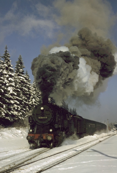 95 0044 mit P 18003 Ausfahrt Ernstthal, am 20.01.1979