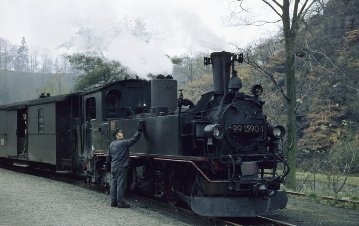 99 1590 vor P 14287 in Wolkenstein, am 28.10.1977