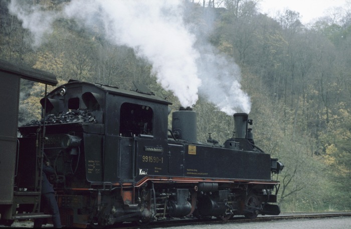 99 1590 vor P 14287 in Wolkenstein, am 28.10.1977