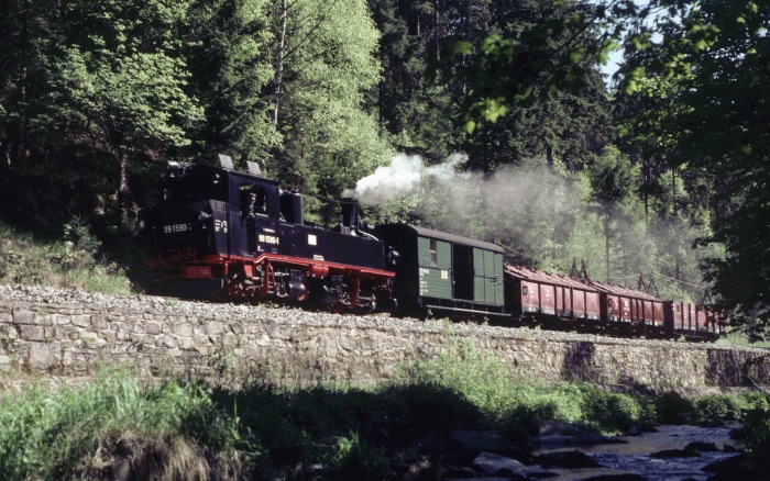 99 1590 Tv mit Sonder-Gz abwärts zwischen Schlössel und Schmalzgrube, am 25.05.2001