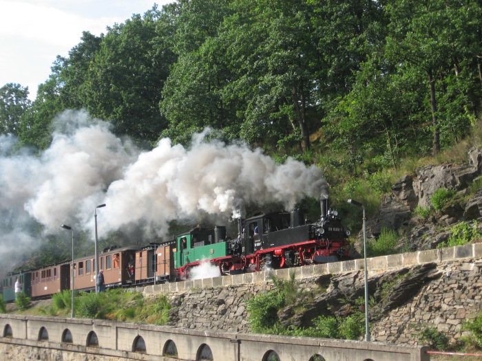 99 1608 + Nr.176 vorm P 5210 Ausfahrt Seifersdorf, am 19.07.2009