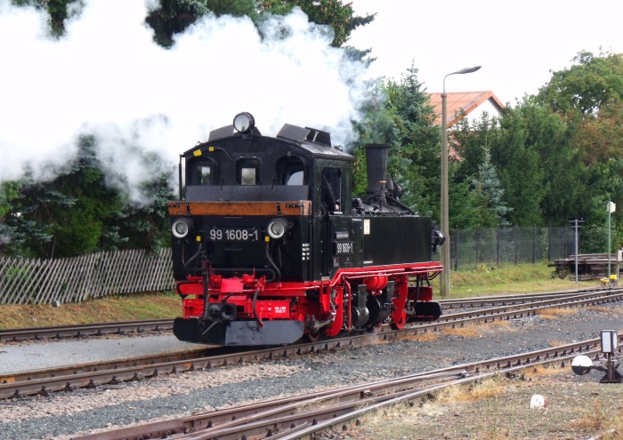 99 1608 vorziehen zum Umsetzen im Bf Dippoldiswalde, um 15:19h am 25.09.2019