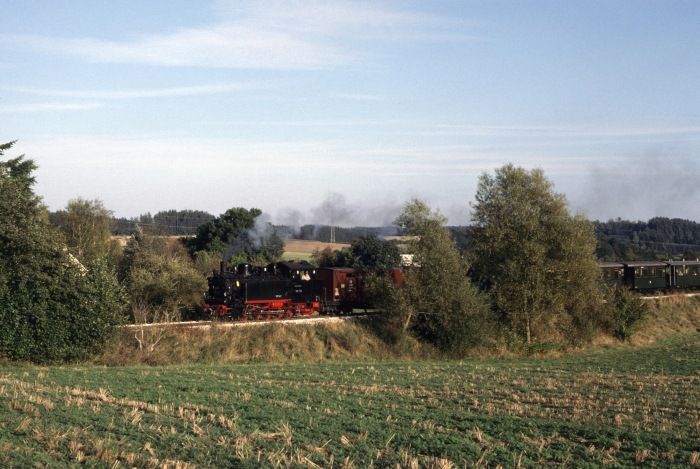 99 716 wieder in der Steigung hinter Reinstetten an dem kleinen Wald, um 14:20h am 04.10.1997