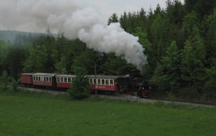 99 7203 Bergfahrt etwa 1,5 km vor Oppingen, um 16:32h am 22.05.2008
