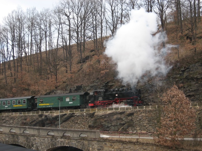 99v1746 mit P 5008 Ausfahrt Seifersdorf, 17:14h am 22.03.2009 99 1746 mit P 5008 Ausfahrt Seifersdorf, 17:14h am 22.03.2009