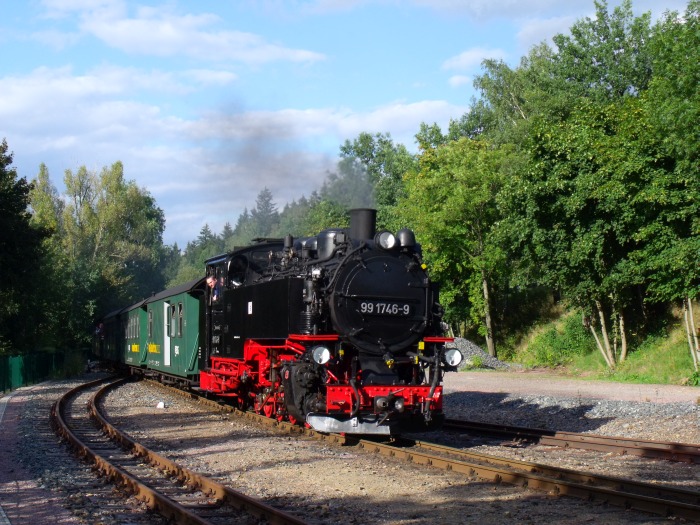 99 1746 mit P 5008 rollt im Bahnhof Malter ein, um 17:17h am 29.08.2011 99 1746 mit P 5008 rollt im Bahnhof Malter ein, um 17:17h am 29.08.2011