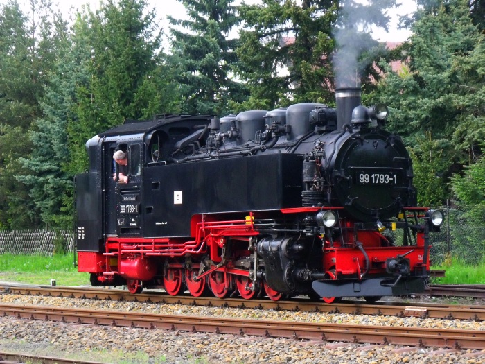 99 1793 Umsetzen auf den südlichen Gleisen vom Bahnhof Dippoldiswalde, um 17:37h am 13.05.2017 99 1793 Umsetzen auf den südlichen Gleisen vom Bahnhof Dippoldiswalde, um 17:37h am 13.05.2017