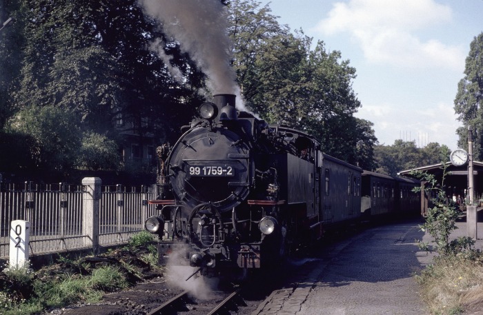 99 1759 vor P 14074 in Zittau, am 31.08.1989