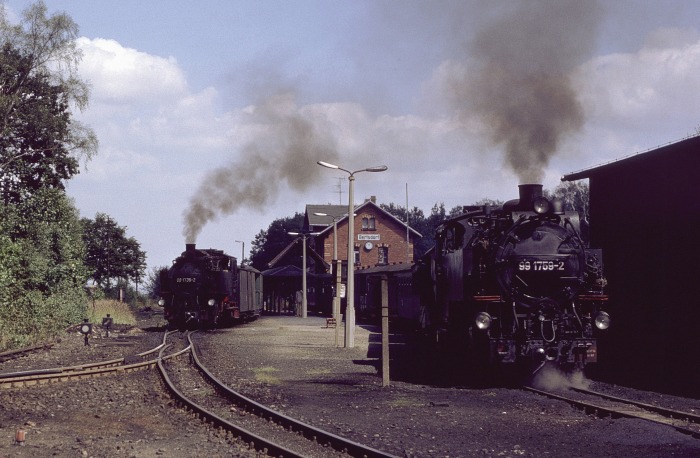 99 1759 vor P 14472 und 99 1735 vor P 14180 in Bertsdorf, am 31.08.1989