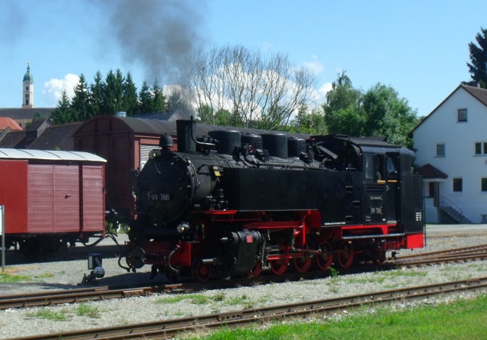 99 788 Umsetzen im Bahnhof Ochsenhausen, um 15:55h am 06.07.2014