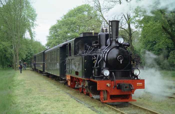 SPREEWALD mit Zug P 105 in Heiligenberg, am 16.05.2005