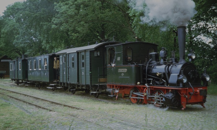 FRANZBURG  vor dem P 411 in Heiligenberg, um 12:30h am 04.06.2006