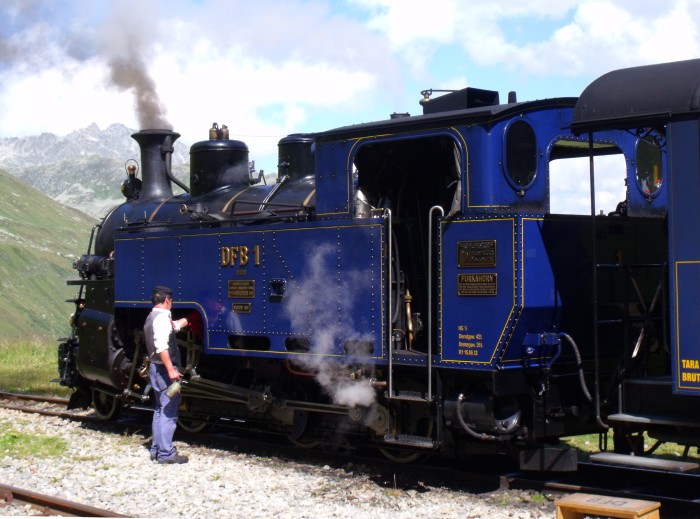 Lok FO 1 alias DFB 1 in der Station Furka, um 15:20h am 22.08.2014