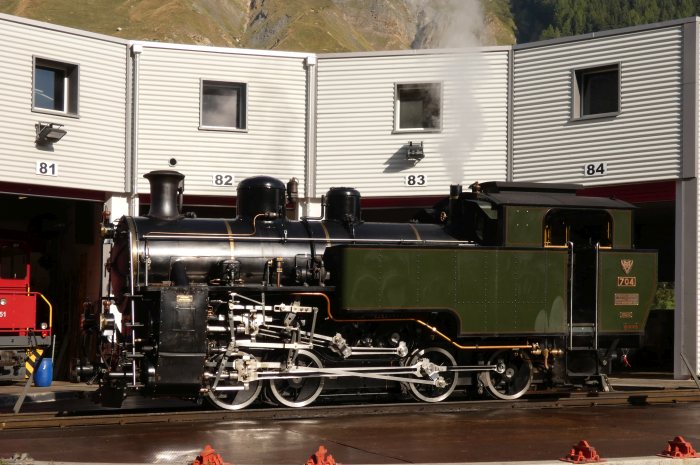 HG4/4 Nr. 704 der DFB im Bw (Remise) Realp, um 9:10h am 15.08.2022 fotografiert
