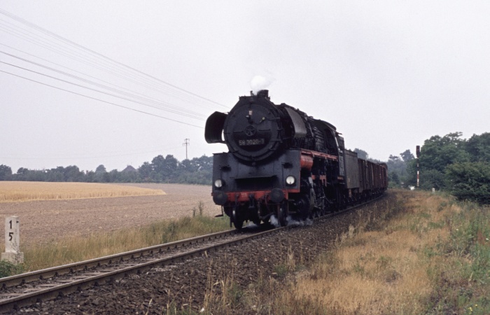 58 3020 mit Gz hinter Riesa, am 15.07.1976