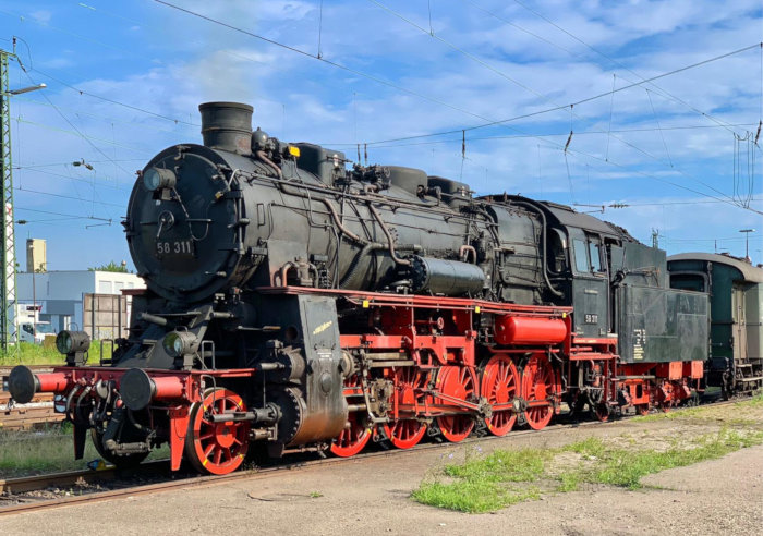 58 311 in schöner fotogener Ansicht in Ettlingen West