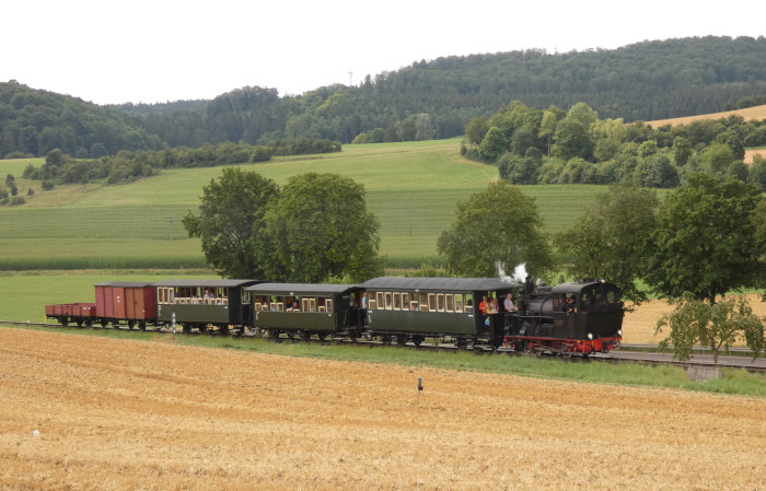 W.N.12 Tv mit P2 Katzenstein→Neresheim kurz vor Einfahrt Neresheim, um 12.12h am 04.08.2024
