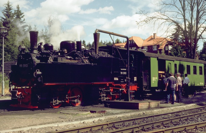 99 5901 vorm Sonderzug zum Brocken, in Drei Annen Hohne, am 22.07.1998