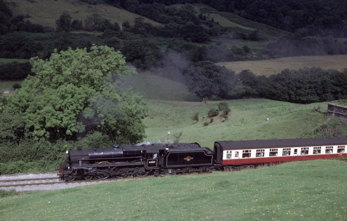 44767 hinter der 2.Brücke bei Green End, 08.08.2000