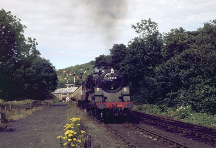 75014 hinter den sheds bei Grosmont, 31.07.2001
