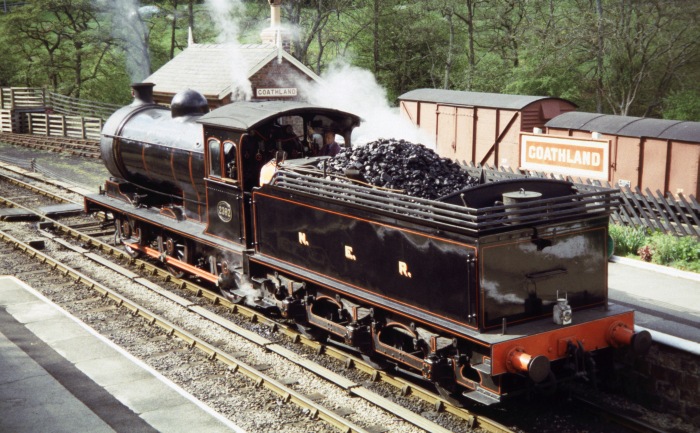 2392 in Goathland am 16.05.2004