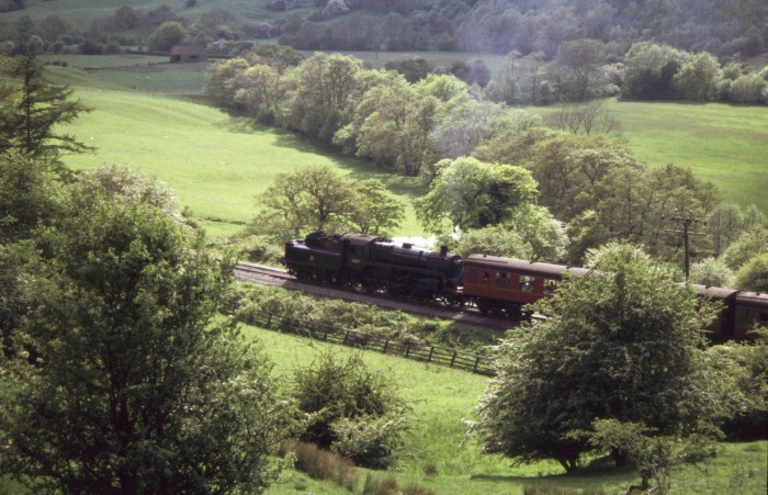 76079 Tv bei Green End um 16:13h am 16.05.2004