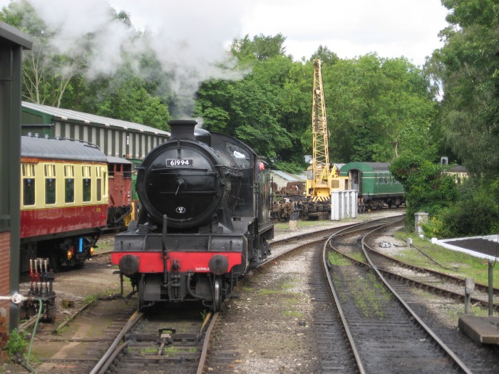 61994 (die ex LNER K4) setzt um in Pickering, um dann den nächsten Zug Richtung Whitby (Tender voran) zu übernehmen, in dem ich dann mitfuhr und der dann Ausfahrt Levisham aufgenommen werden konnte, am 21.08.2008