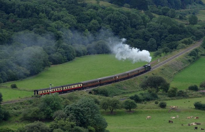 45428 mit Zug nimmt Anlauf für den Berg bei Esk Valley, 20.08.2012
