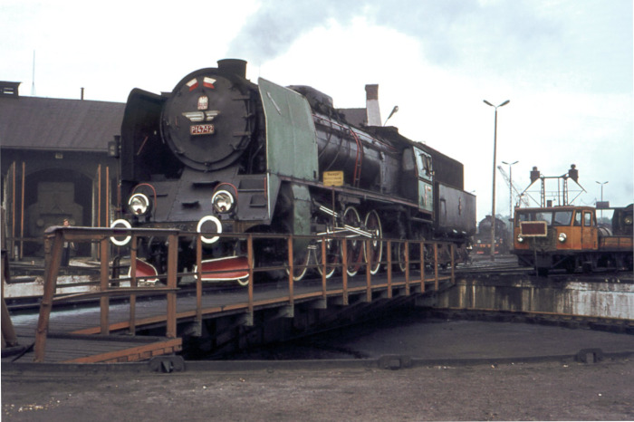 Pt47-12 im Bahnbetriebswerk (?) der PKP, 1986