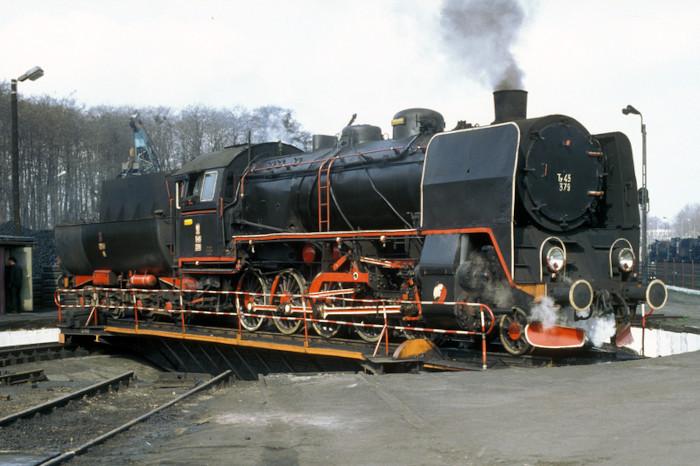 Ty45-379 im Bw Wolsztyn auf der Drehscheibe